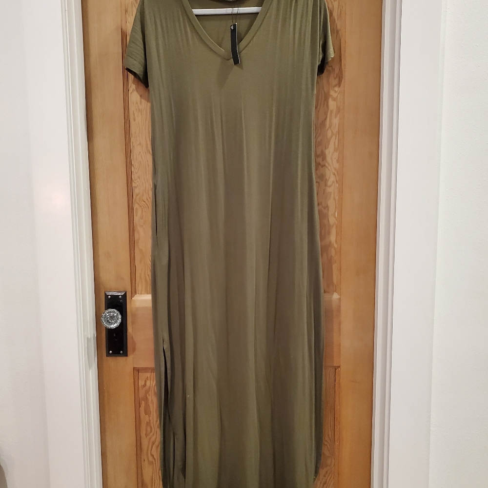 NWT. Size S Hunter Green t-shirt  dress